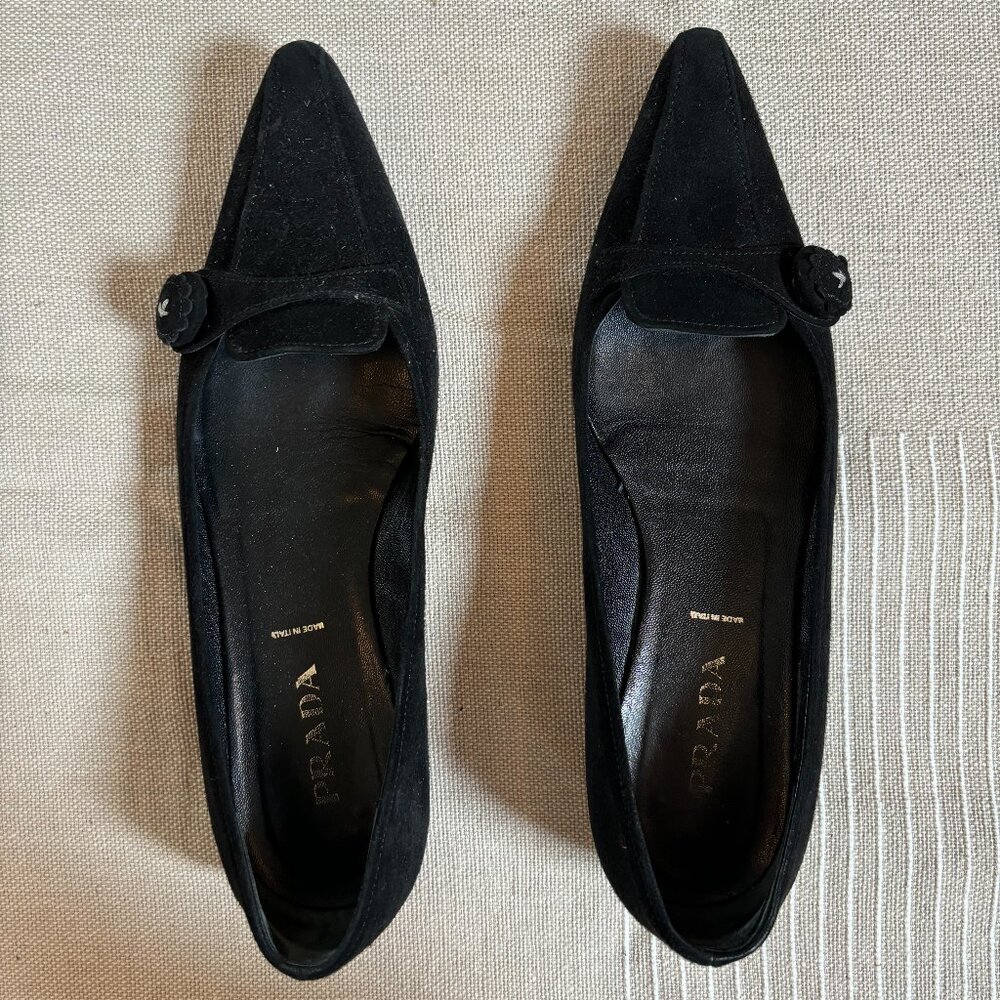Dream SUEDE Vintage Prada flats in black - with a little button side